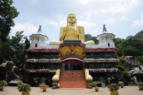 Templo De Oro De Dambulla Museo Budista Sri Lanka Asia Foto De Archivo