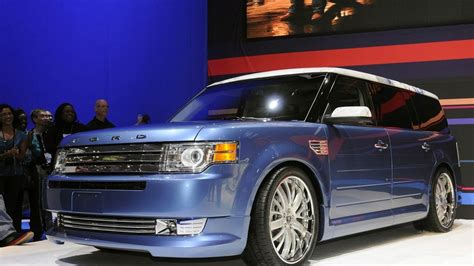 Nelly's Customized 2009 Ford Flex Unveiled at SEMA | Motor1.com Photos