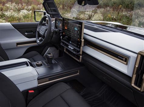 2022 GMC Hummer EV Pickup: 5 Interior Photos | U.S. News