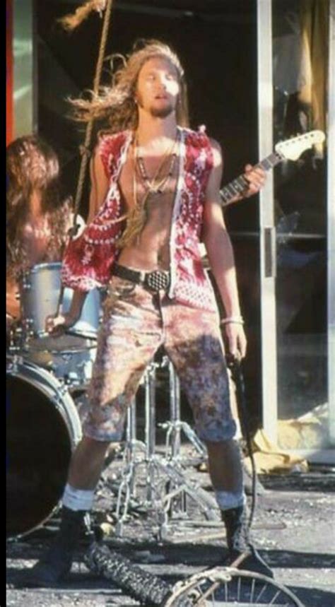 Layne shooting the "We Die Young"video | Layne staley, Alice in chains ...