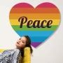 Vinilo decorativo corazón PEACE LGBTI