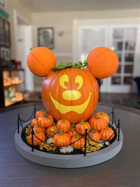 Pin By Michelle Ferguson Mingus On Holiday Halloween In Disney