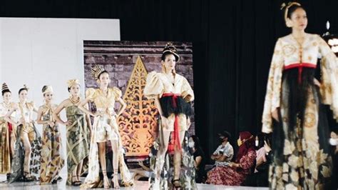 Indonesia Fashion Parade Sukses Digelar Secara Langsung Di Tengah