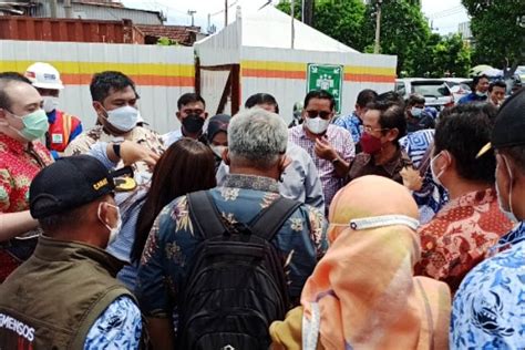 Sidak Proyek SPBU Diadang DPRD Surabaya Dobrak Pagar