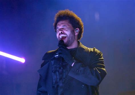 The Weeknd Loses Voice, Abruptly Ends Los Angeles Arena Gig During ...