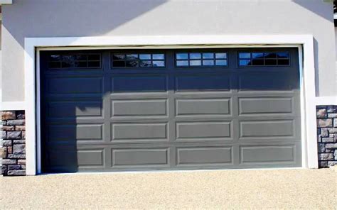 10 Amazing Grey Garage Door Ideas for Your Home