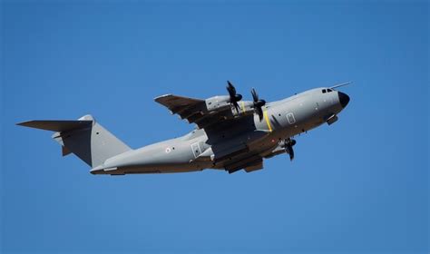 Desarrollo Defensa Y Tecnologia Belica Airbus Entrega Un A400m A Las