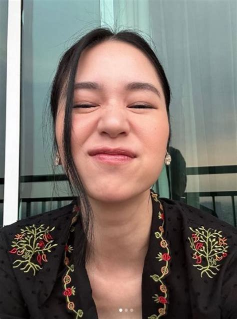 3 Potret Selfie Cantik Laura Basuki Yang Viral Di Media Sosial