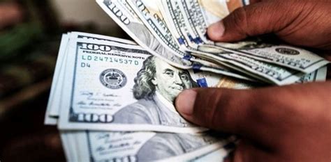 Us Dollar Crosses Rs Mark As Rupee Devaluation Continues