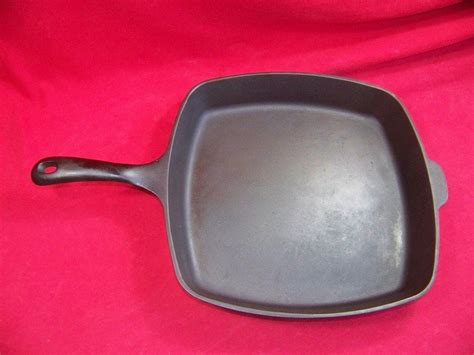 Griswold No 57 Square Cast Iron Skillet 0162