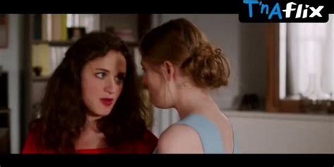 Romane Meutelet Lesbian Scene In Ta Robe Cintree Tnaflix
