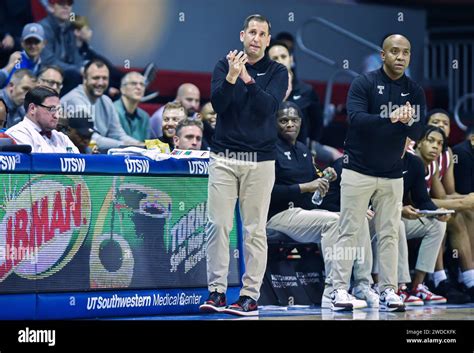 Dallas Tx Usa Th Jan Temple Owls Coach Adam Fisher Watches