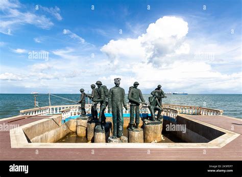 Cement sculpture of soldiers commemorating the General Douglas ...