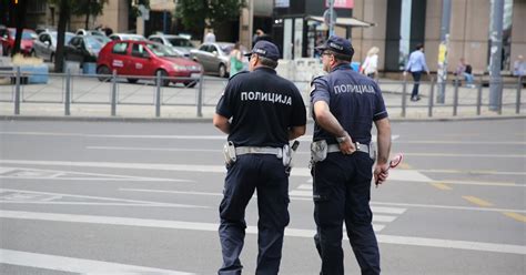 Poja Ana Policijska Kontrola U Blizini Mesta Gde Maturanti Organizuju