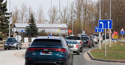 Stop ženklas Tilžės Gatvėje Dar Pastovėsime