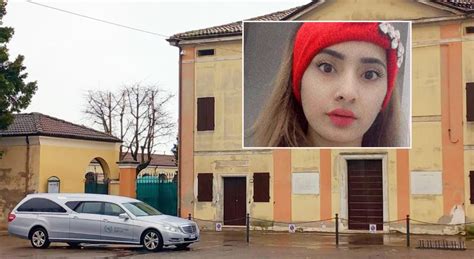 Saman I Funerali Con Rito Islamico Della Enne Uccisa A Novellara Il