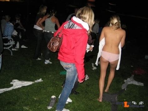 Tons Of Public Bathroom Nude Quickie Fuck Gifs Nude Tumblr Pics Page Of Public Flashing