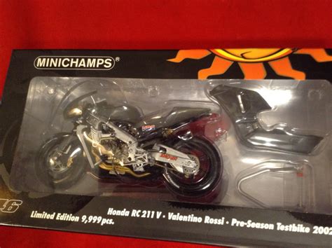 MiniChamps 1 12 1 Model Motorcycle Ref 027946 Honda RC 211V