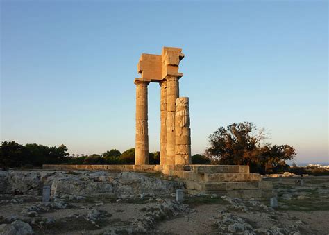 Coloso de Rodas: localización, historia, descripción, ruinas