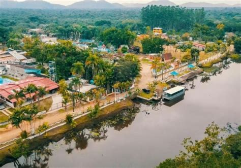 Im Veis Venda Na Aldeia Jur Ia Em Peru Be Chaves Na M O