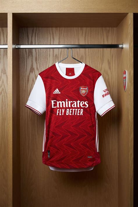 Le nouveau maillot domicile d Arsenal dévoilé L Équipe