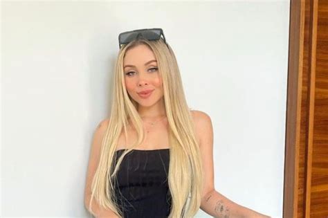 Presume Maya Nazor sesión de fotos para Playboy