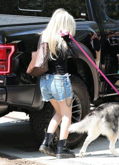 Avril Lavigne Nude In Leaked Porn And Private Pics The Fappening Leaked Photos