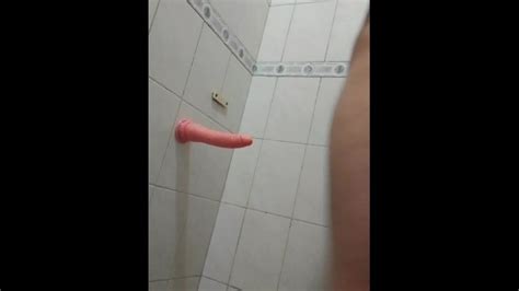 用粉红色假阳具和射精手淫 Pornhub Gay