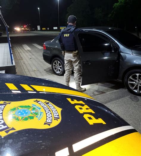 Carro roubado é recuperado pela PRF em menos de 24 horas Polícia