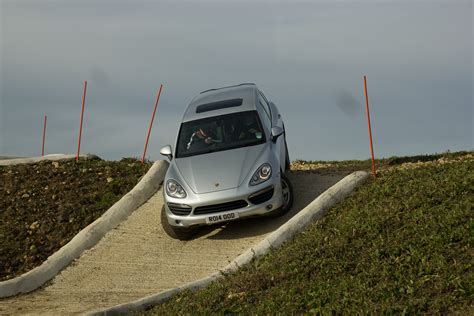 Porsche Cayenne Off Road - See How Well it Works - Pictures & Video