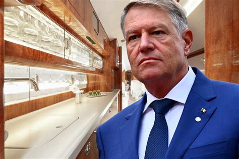 Imagini Din Interiorul Avionului Privat Care L A Dus Pe Klaus Iohannis