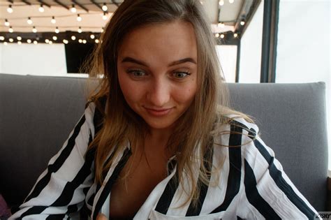 Pretty Babe Alevtina Batman Flashes An Upskirt Wearing A Miniskirt