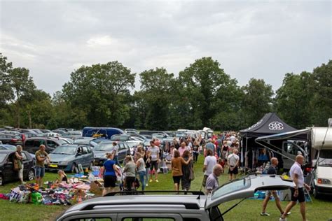 Impressie Vlooienmarkt Augustus Bakkeveen Nl