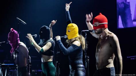 Pussy Riot On Tour To Protest Ukraine War DW