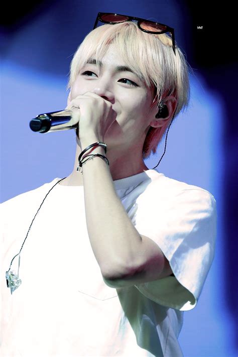 Pin By Han Heegi On Taetae Blonde Hair Taehyung Bts World Tour Kim