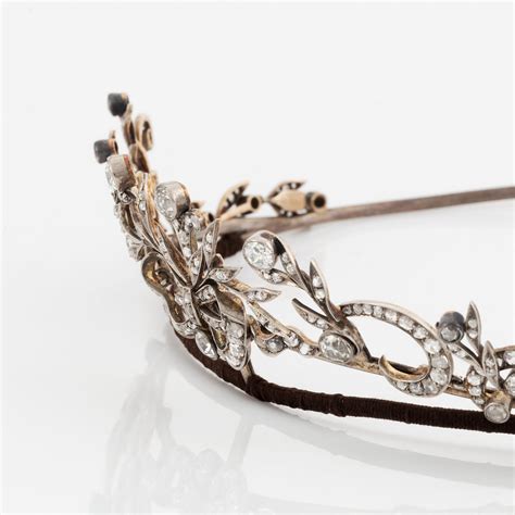 Tiara/collier med gammal- och rosenslipade diamanter. - Bukowskis