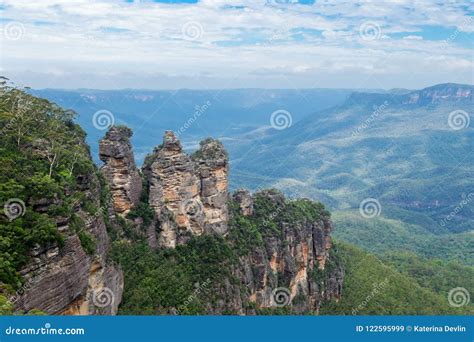 The Three Sisters in Blue Mountains. Stock Image - Image of edge ...