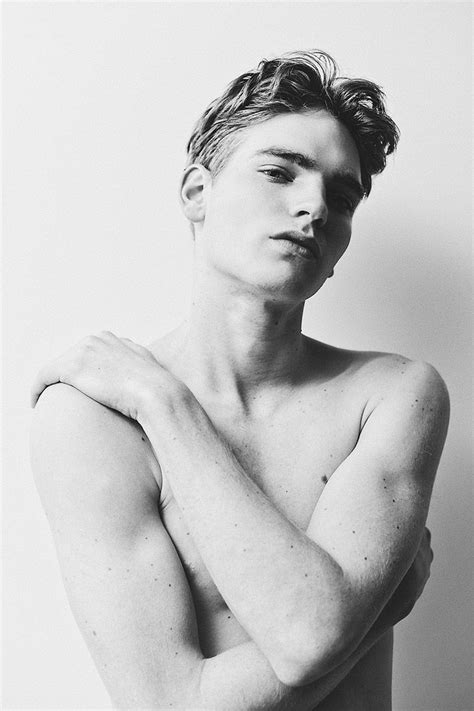 Milan Fashion Week Go See By Kevin Roldan For MMSCENE Magazine Nude Portrait Portrait Milan