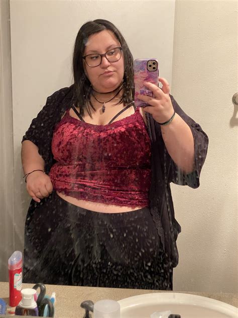 Bathroom selfies in my friend’s dusty mirror wasn’t an aesthetic I was