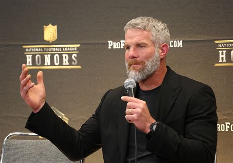 Brett Favre seeks to end tackling in youth football