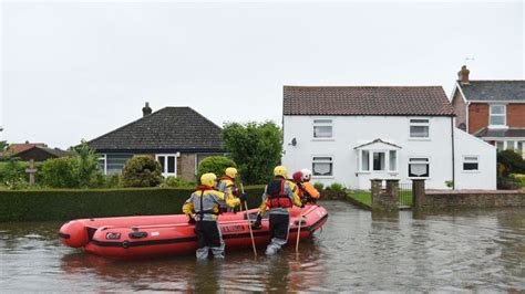 More rain forecast after 'unprecedented' flooding in Lincolnshire | UK News | Sky News