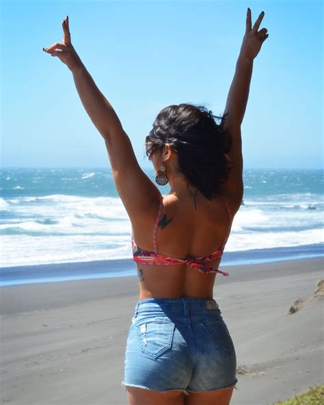 Ex Calle Kathy Contreras Se Luce Con Sensuales Fotos En Bikini