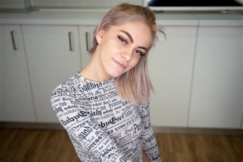 Ariana Enjoy My Mouth VR Porn Video VRPorn