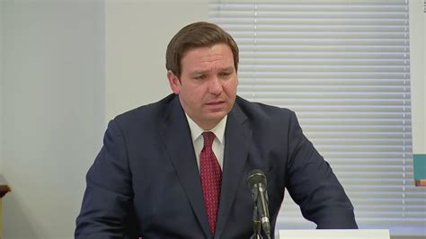 Ron Desantis Gobernador De Florida Compara Reabrir Escuelas Con