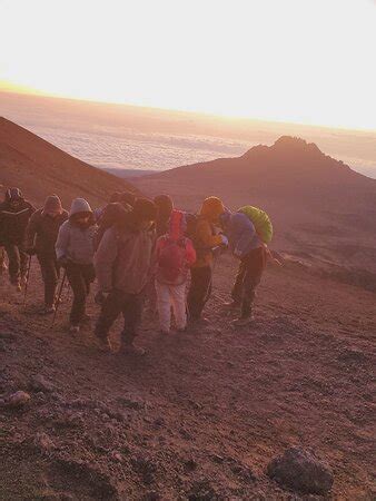 how much does it cost to hike kilimanjaro