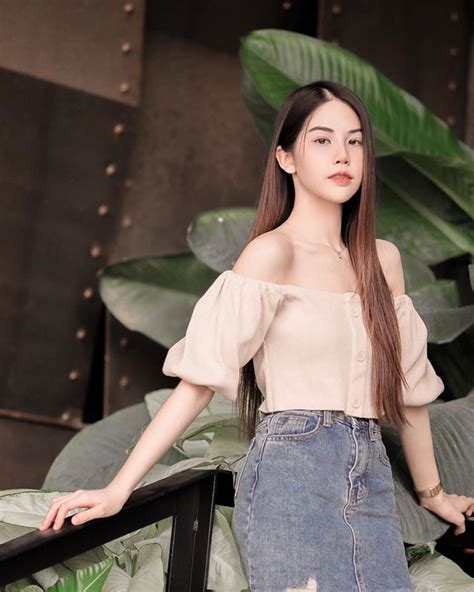 Một em hot girl dáng thể thao See Girl World