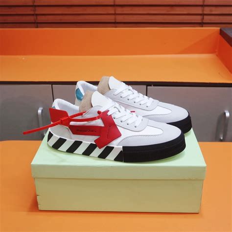 Кроссовки Off-White - купить с доставкой по выгодным ценам в интернет ...