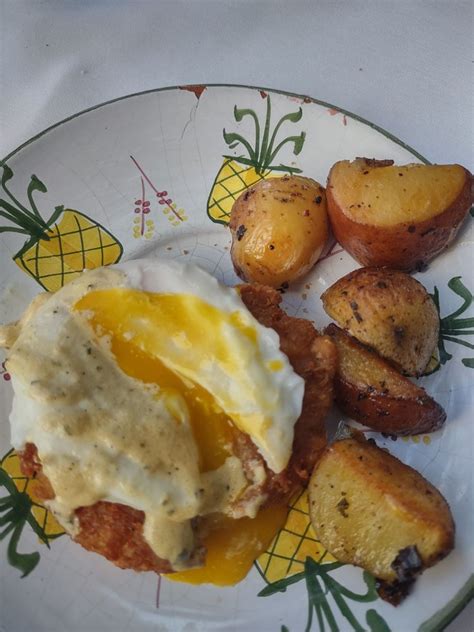 Crab Cake Benedict – MustHaveDish