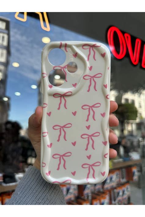 OVADA INFINIX HOT 30İ Uyumlu Kamera Korumalı Dalgalı Kenarlı Kalp ve Kurdele Baskılı Silikon