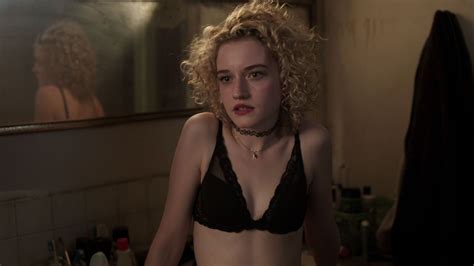 Julia Garner Nude Sexy 22 Photos TheFappening